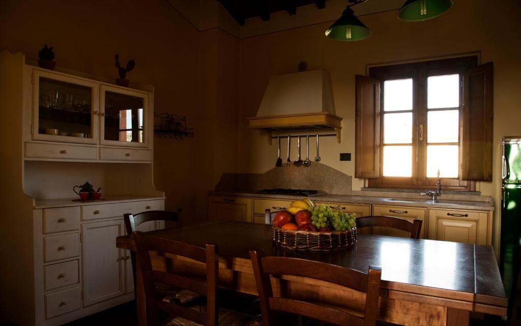 Agriturismo Fattoria Rozzalupi Cerreto Guidi Habitación foto